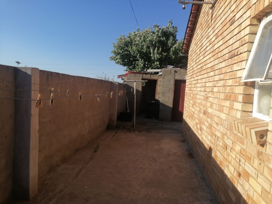 4 Bedroom Property for Sale in Mandela View Free State